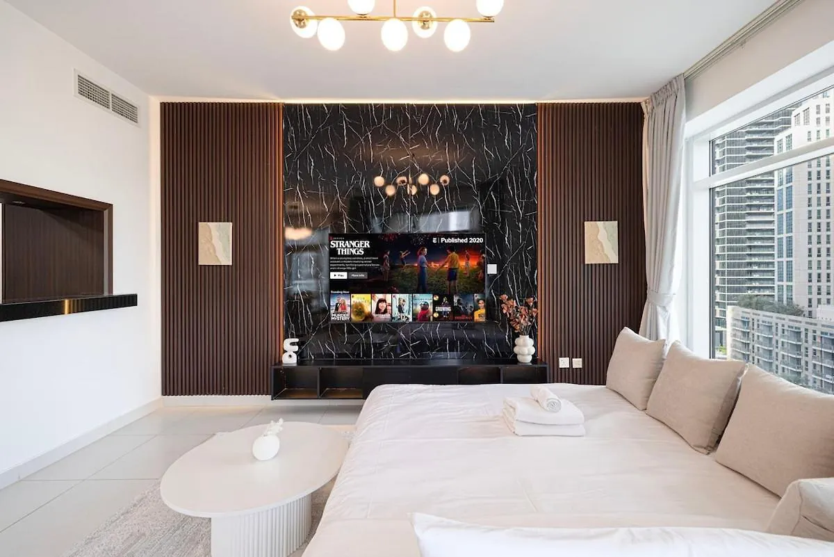 Beautiful 2 Bedroom Apartment Next To Opera I Burj View Dubai